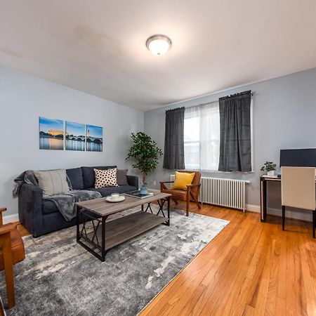 Capitol Hill Apartment With Free Parking ワシントン エクステリア 写真